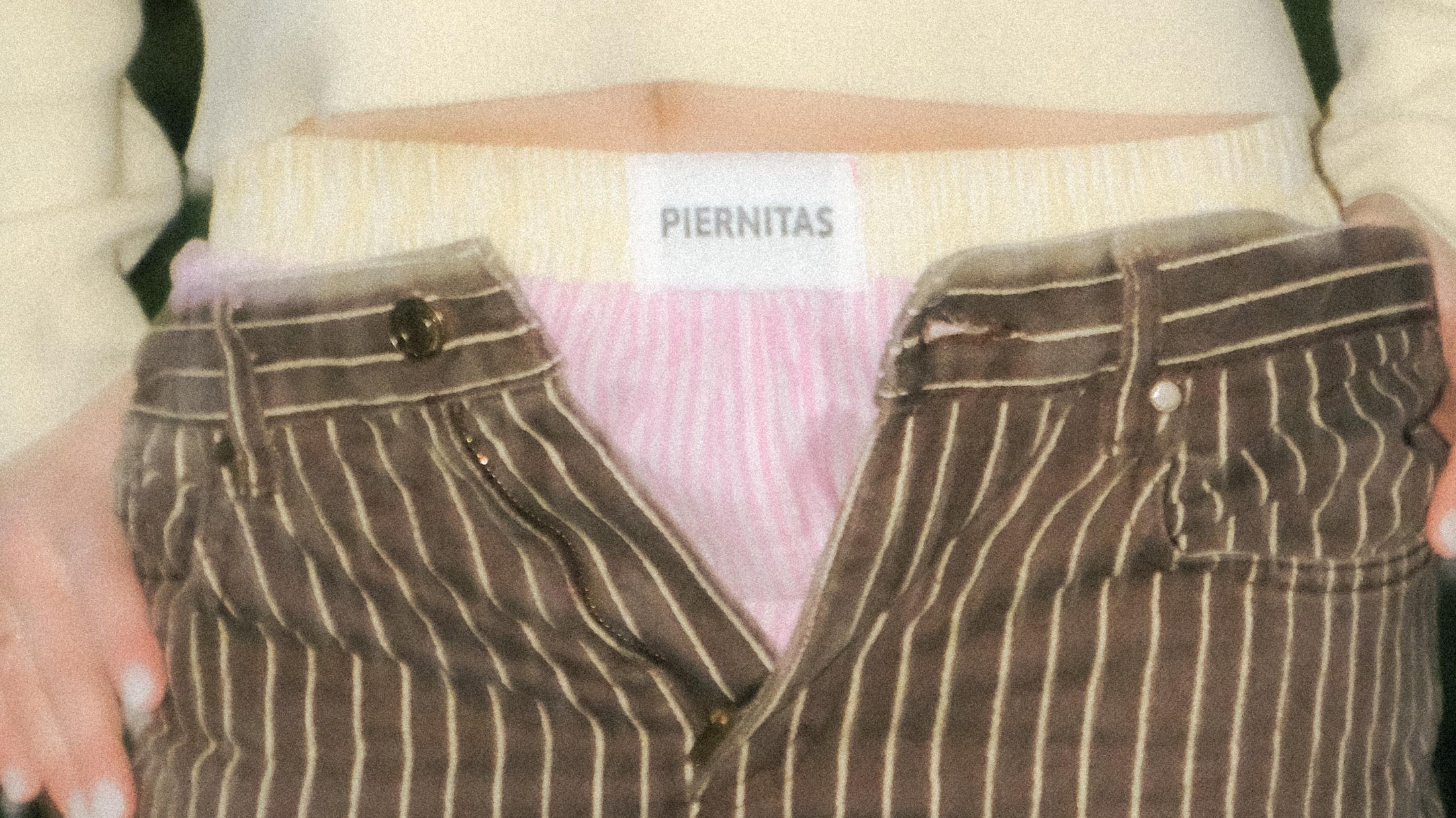 Piernitas image
